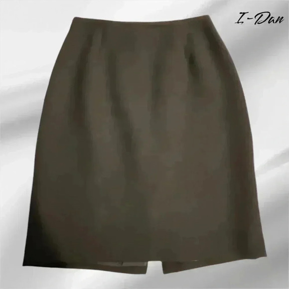 Ann Taylor Skirt - Size 4P - Picture 1 of 4